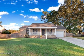 5018 Waterford Dr, Fayetteville, NC 28303