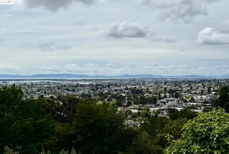 6801 Simson St, Oakland, CA 94605