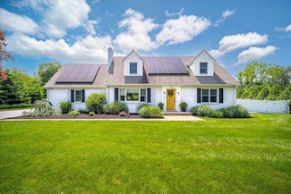 72 Maple Ave, Fishkill, NY 12524