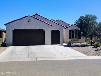 1417 E Claystone Dr, Green Valley, AZ 85614