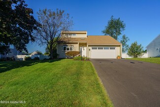 11 Cord Dr, Latham, NY 12110