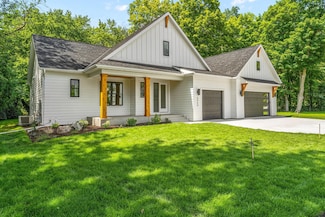 6060 Strawberry Ln, Excelsior, MN 55331