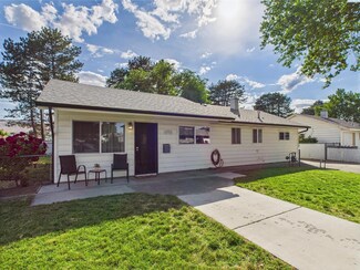 373 Cottonwood Dr, Richland, WA 99352
