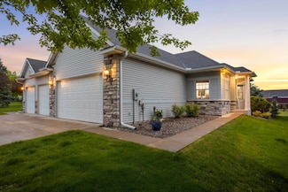 746 Gilfillan Ln, Saint Paul, MN 55127