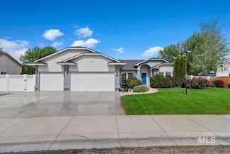 884 E Kingsford Dr, Meridian, ID 83642