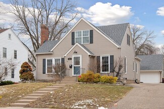 956 Delaware Ave, Saint Paul, MN 55118