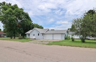 321 Burke Ave, Harvey, ND 58341