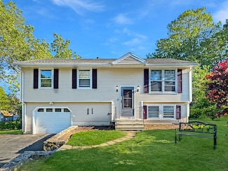 4 Hemlock Rd, Naugatuck, CT 06770