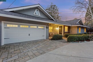 10 Valley Dr, Orinda, CA 94563