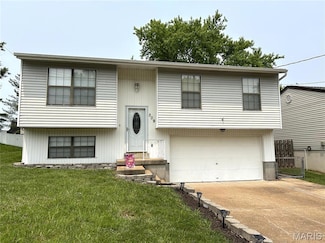 209 Green Jade Estates Dr, Fenton, MO 63026
