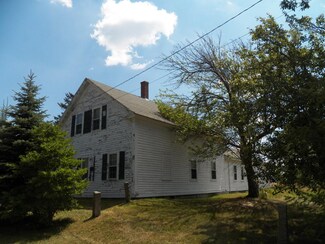 8 Mount Delight Rd, Deerfield, NH 03037