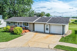 915 Maplecrest Dr, Harlan, IA 51537