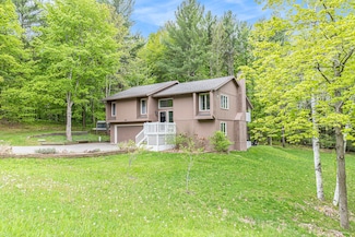 3079 Lamp Post Ln, Traverse City, MI 49685