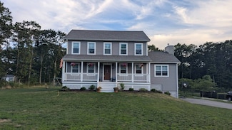 100 Harbor Ridge Ln, Tiverton, RI 02878