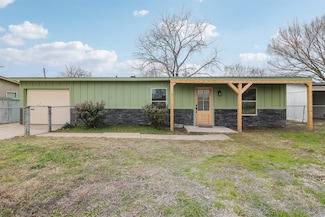 1211 Gate Lane Dr, Mesquite, TX 75149