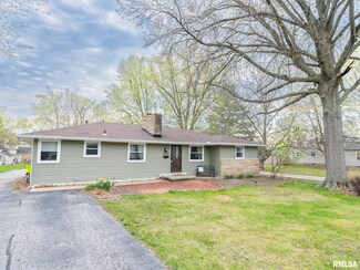 1122 W Purtscher Dr, Peoria, IL 61614