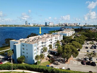 470 Executive Center Dr Unit 22, West Palm Beach, FL 33401