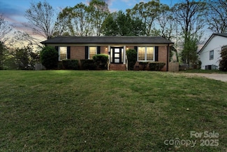 4932 Delivau Dr, Charlotte, NC 28215