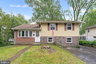 1200 Providence Rd, Secane, PA 19018