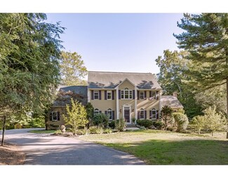 10 Taft Woods Row, South Hamilton, MA 01982