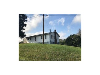 48036 Pancake Clarkson Rd, Rogers, OH 44455