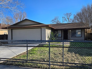 87 W Beechwood Ave, Fresno, CA 93650