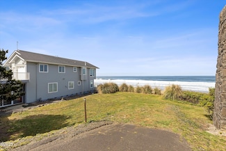 4035 Lincoln Ave, Depoe Bay, OR 97341