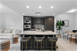 7661 NW 107th Ave Unit 304, Doral, FL 33178