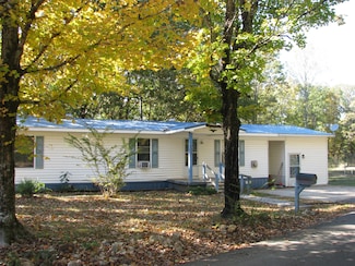 329 Clover Ln, Waverly, TN 37185