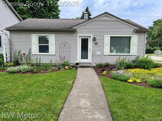 237 Woodlawn Ave, Royal Oak, MI 48073