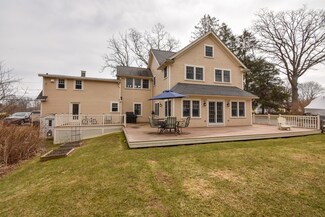 67 Western Ave, Essex, MA 01929