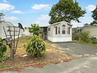4 Francis St, East Wareham, MA 02538