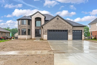 36711 N Pointe Dr, New Baltimore, MI 48047