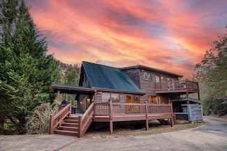 78 Mountain Peaks Rd, Blue Ridge, GA 30513