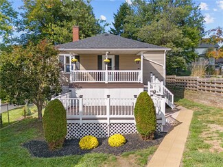715 8th St, Irwin, PA 15642