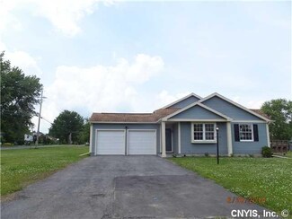 9471 N Wickham Dr, Brewerton, NY 13029