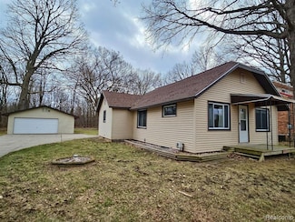 4322 Springfield St, Burton, MI 48509