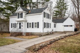 34 Charles St, Farmington, NH 03835