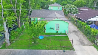 305 Johnson St, Pasadena, TX 77506