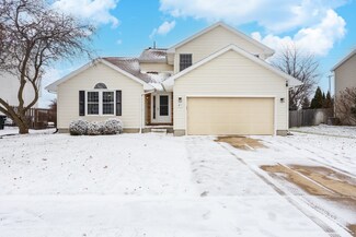 411 Beacon Cir, Bloomington, IL 61704
