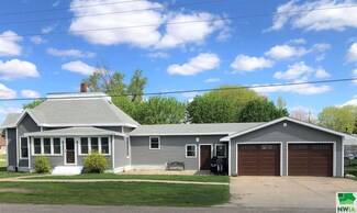 609 9th St, Correctionville, IA 51016