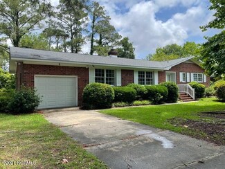 3813 Canterbury Rd, Wilmington, NC 28403