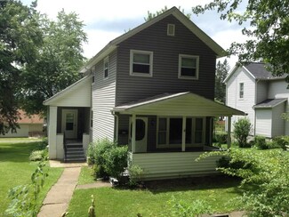 413 N 5th St, Dennison, OH 44621