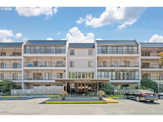 45 Eagle Crest Dr Unit 313, Lake Oswego, OR 97035