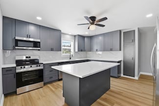 1415 Ball St, Galveston, TX 77550