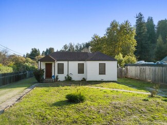 17 White Rd, Watsonville, CA 95076