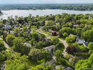 5620 Eastman Blvd, West Bloomfield, MI 48323