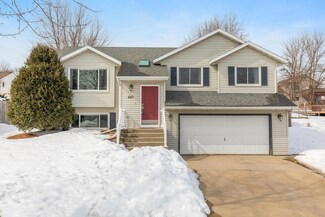 445 43rd Ave NW, Rochester, MN 55901