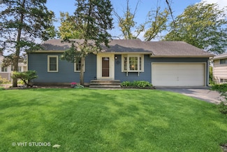 735 Rolling Dr, Lisle, IL 60532