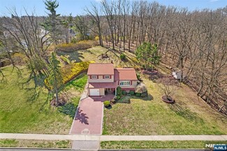 56 Winston Dr, Somerset, NJ 08873